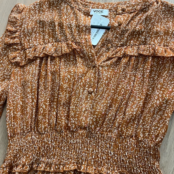 Chic Long Sleeve Maxi Dress in Warm Brown - Picture 3 of 3